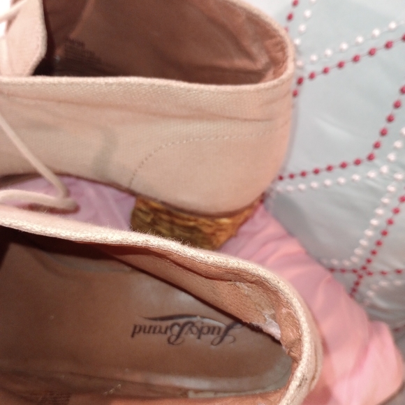 Woman's size 6 lucky brand lace booties - Picture 3 of 6